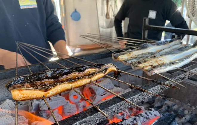 備長炭を使用し職人の手焼きで仕上げる